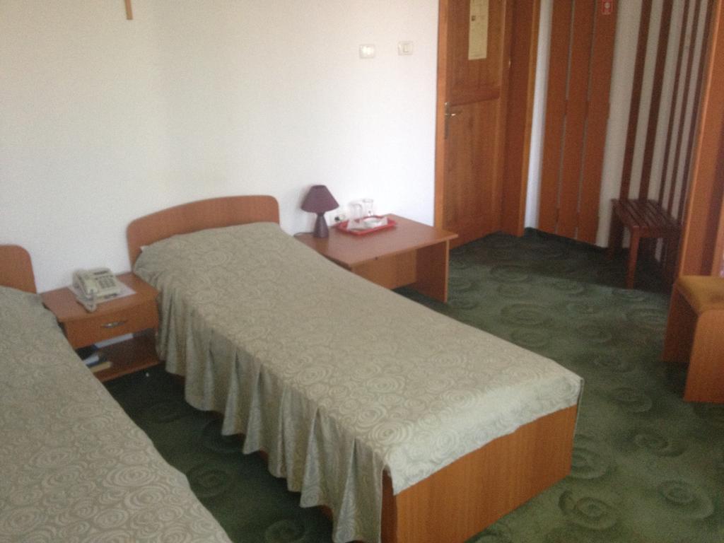 Hotel Lotus Arad Quarto foto